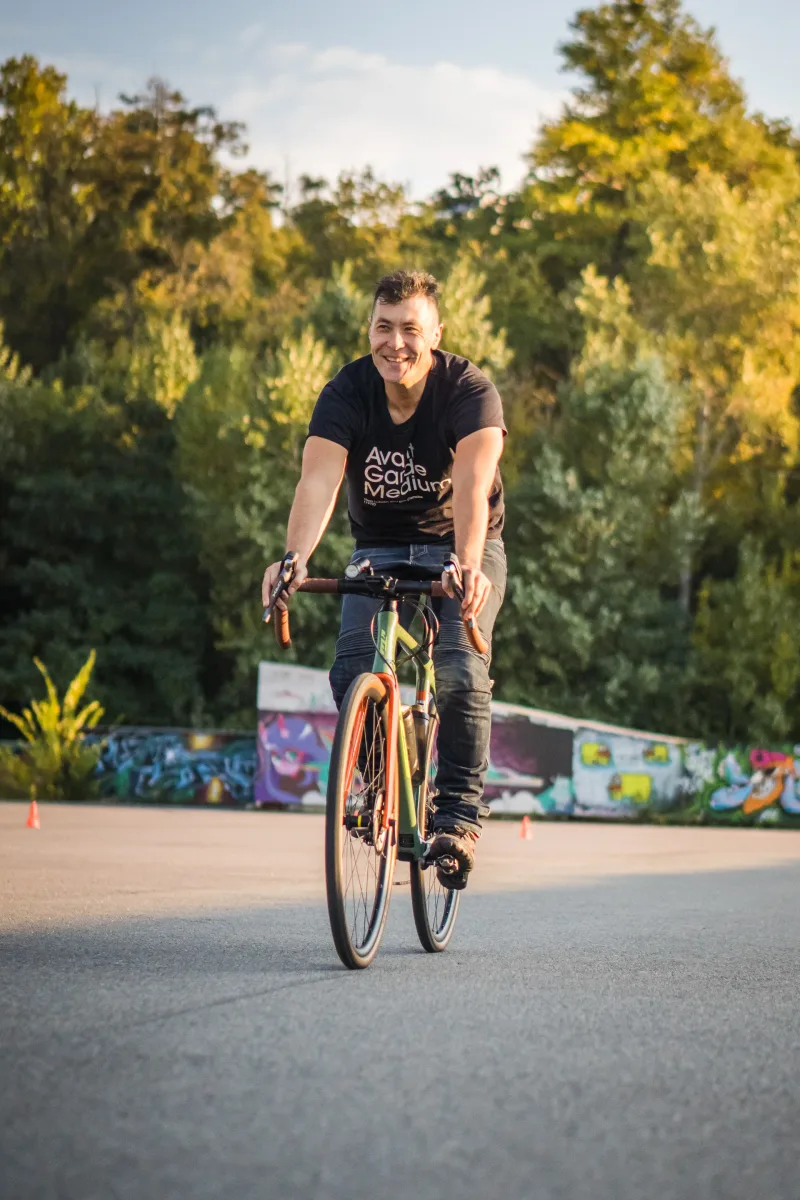 Common Lane-Splitting Mistakes New Riders Make (And How to Fix Them)